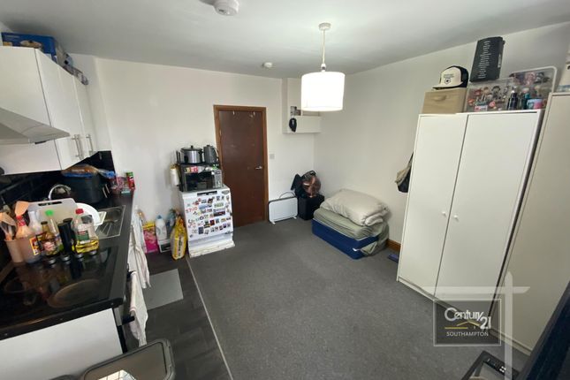 92, Chestnut Road, Southampton photo 2