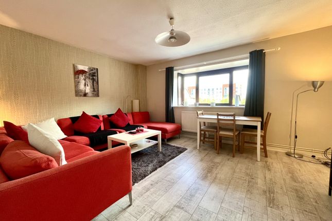 Flat 21, Reeves Court, Salford photo 2