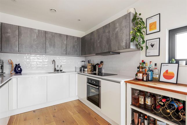 Flat for sale in Station Approach, Hoe Street, London