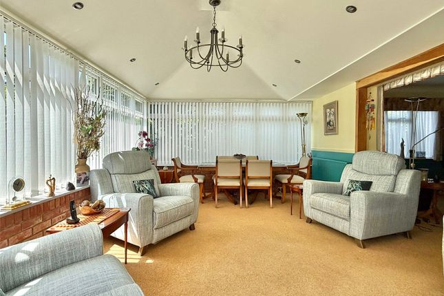 19, Shorefield Way, Lymington photo 3