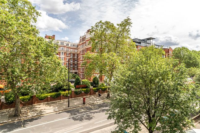 Flat for sale in Alexandra Court, Maida Vale, London