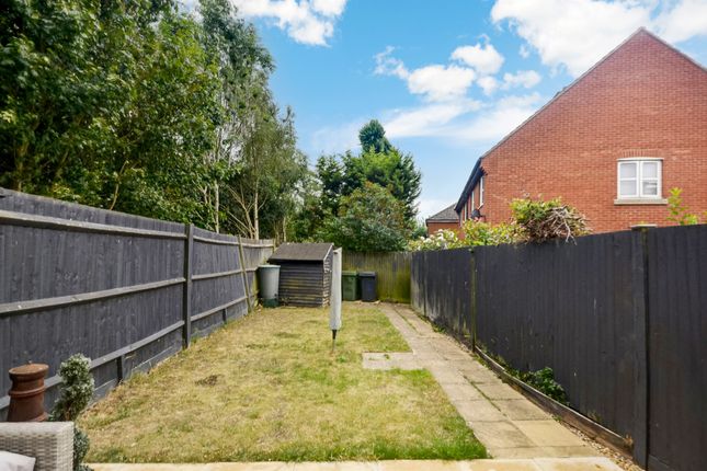 68, Meadow Walk, Henlow photo 2