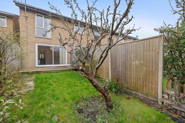 21 Tudor Close, East Grinstead photo 4