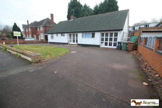Thumbnail Bungalow for sale in Lake Avenue, Walsall