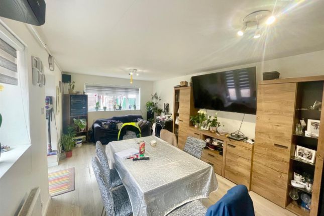 87, Welland Close, Peterborough photo 4