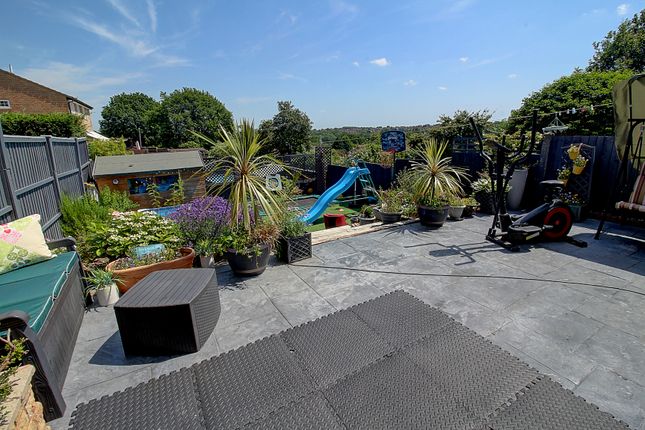 6, Bronte Close, Galley Common photo 4
