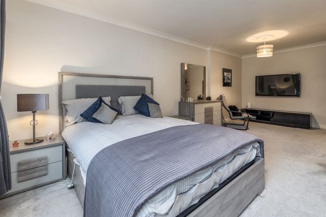 90 Carrwood, Altrincham photo 4