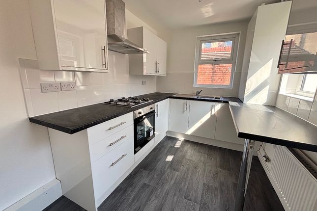 4 Hughestead Grove, Liverpool photo 2