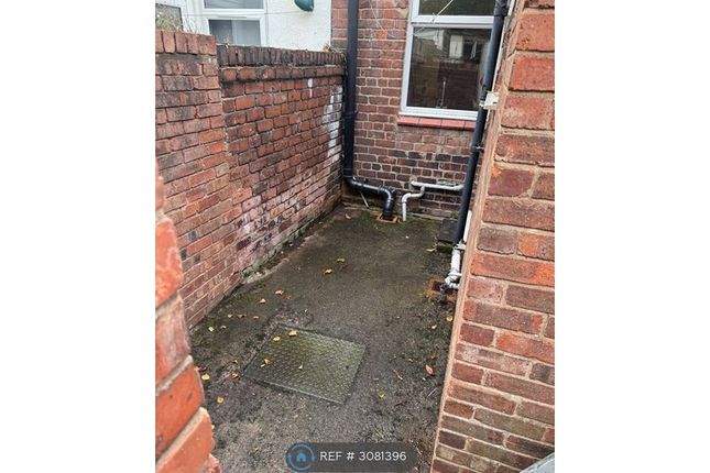 Old Mold Road Gwersyllt, Wrexham photo 3