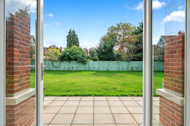Beauchamp Road, East Molesey photo 3