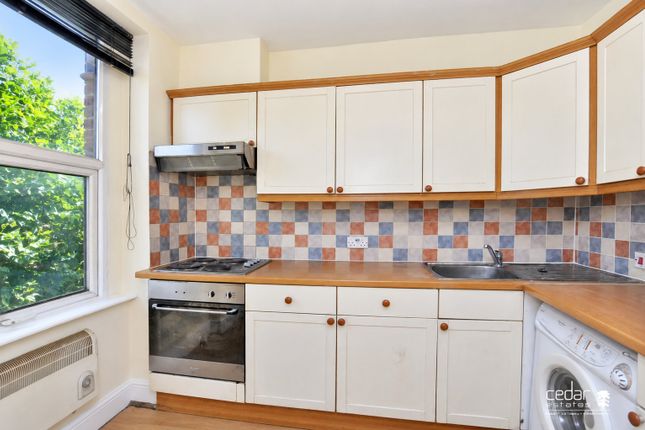 Flat 5 133, Cricklewood Broadway, London photo 2