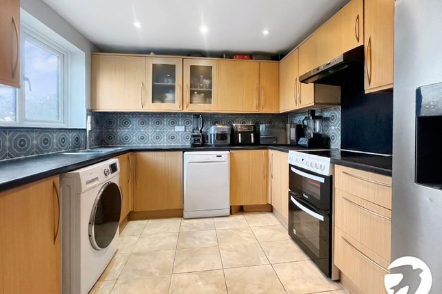 68, Betsham Road, Erith photo 2