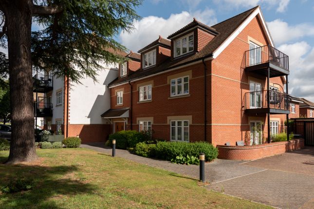 Thumbnail Flat for sale in Treetops Apartments, 49 Leicester Road, Wanstead, London