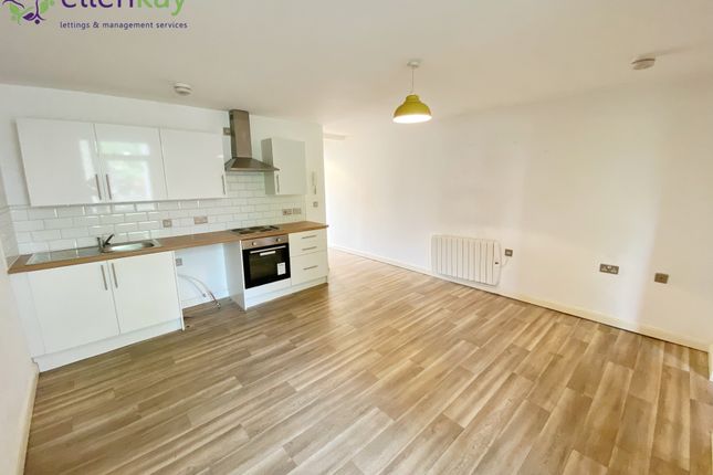 Thumbnail Flat to rent in Todmorden Road, Rochdale