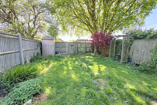 39, Fitzwilliam Avenue, Fareham photo 3