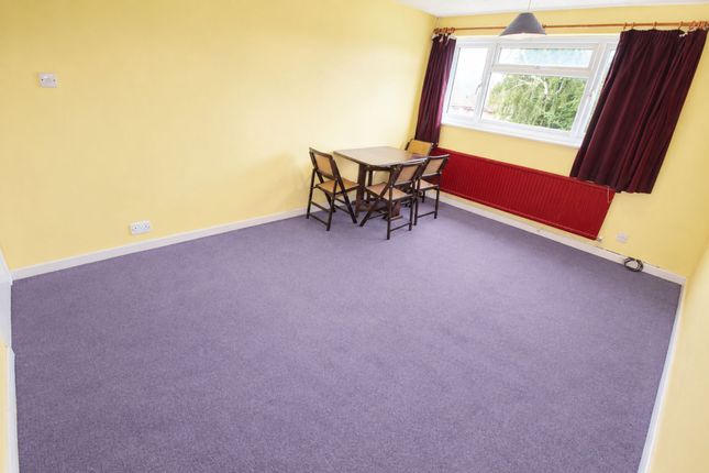 45 Badger Close, Guildford photo 3