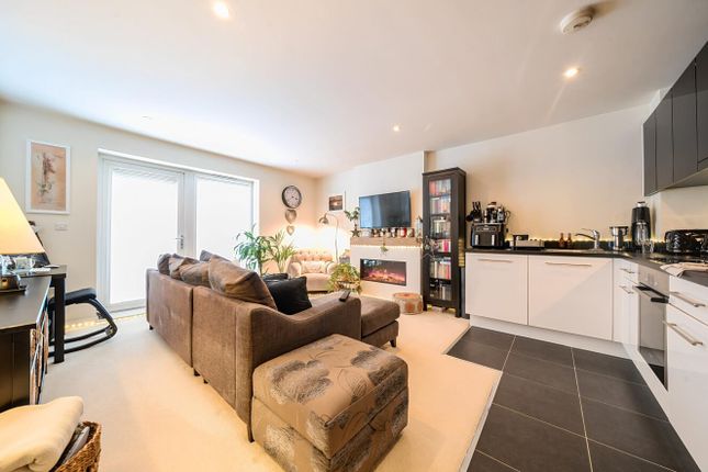 9, Regency Court, Stanmore Place photo 4