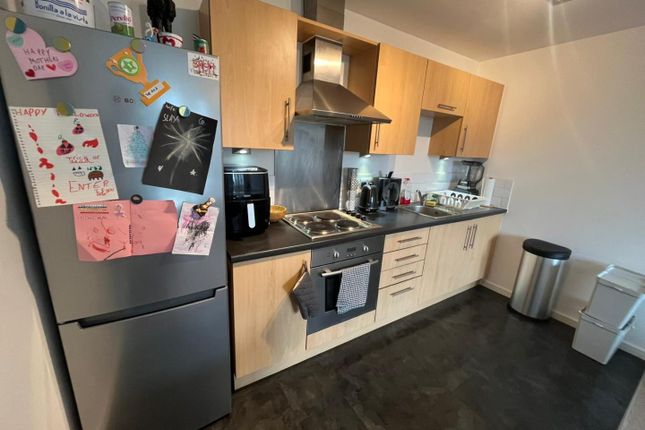 311, Stillwater Drive, Manchester photo 4