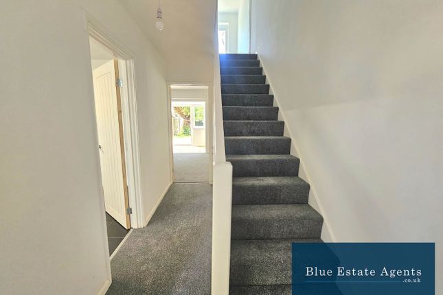 71, Stourton Avenue, Feltham photo 5