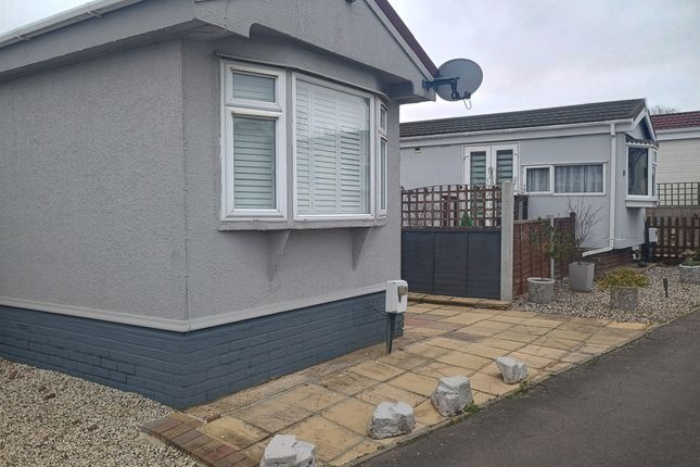 2-bed caravan on 85, Templeton Park, Bakers Lane, Chelmsford, £90,000