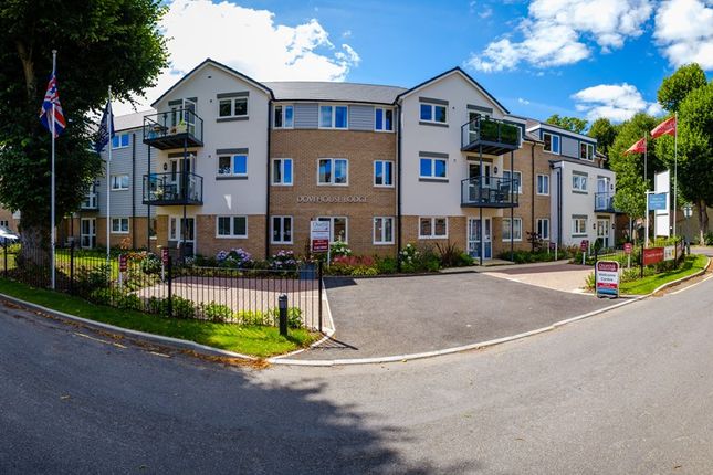 Thumbnail Flat for sale in Wratten Road West, Hitchin