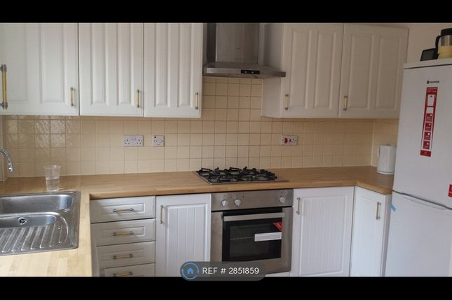 Schooner Close, Barking photo 4
