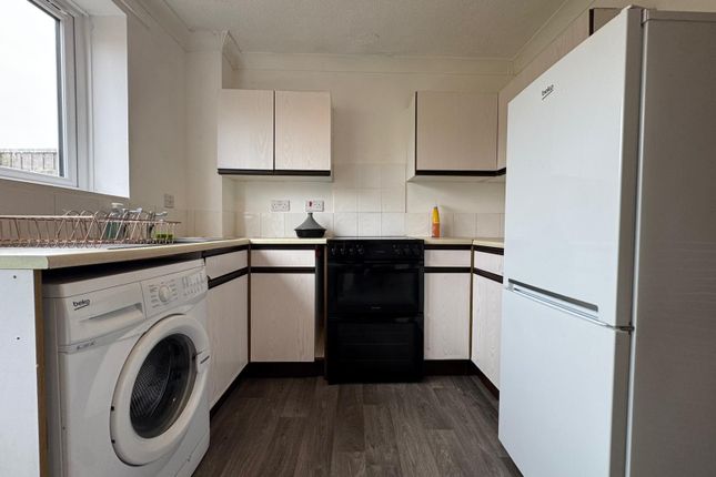 25, Honiton photo 2