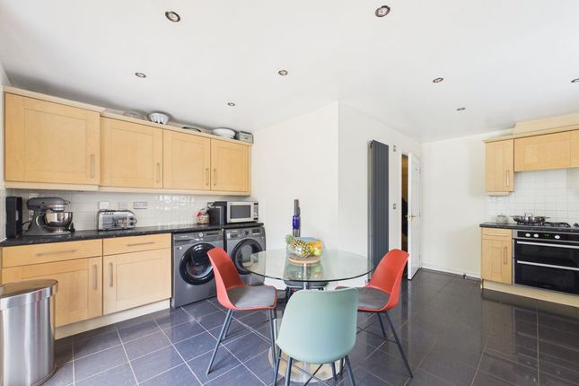 20, Meredith Way, Gloucester photo 3
