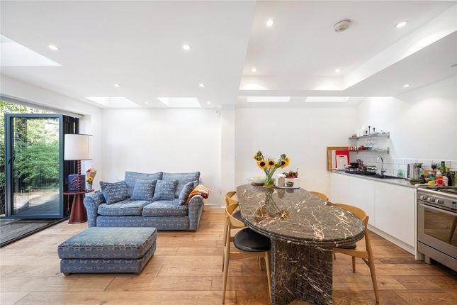 32, Heythorp Street, London photo 3