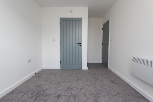 Flat 37, Carnation Place, Tulip Street, Beeston photo 5