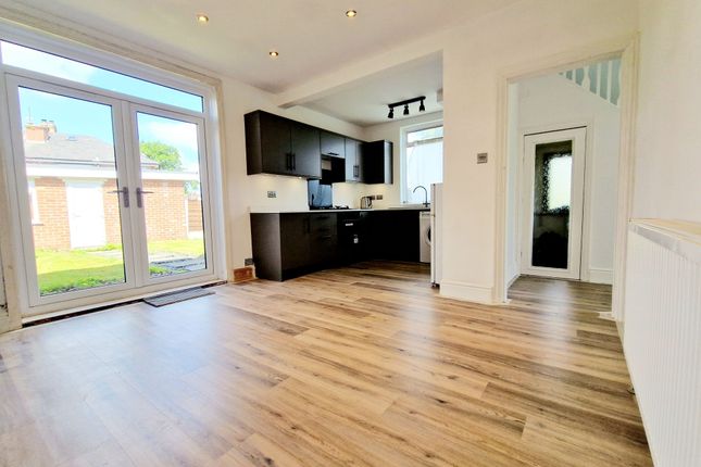 353 Bury New Road, Manchester photo 2