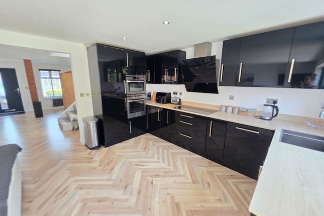 35 Brander Close, Doncaster photo 3