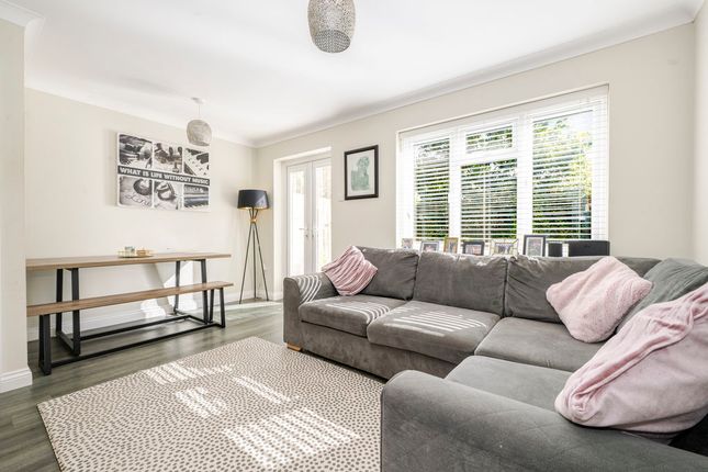 2 Sunrise Villas, Little Sunnyside, Crowborough photo 2