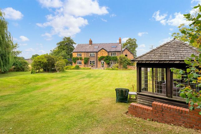 Hunter House, Kay Lane, Lymm photo 2