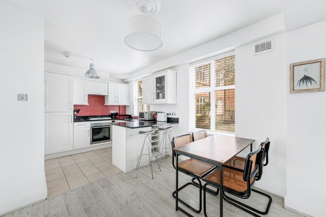Beaumont Court, 7, Sutton Lane North, London photo 2