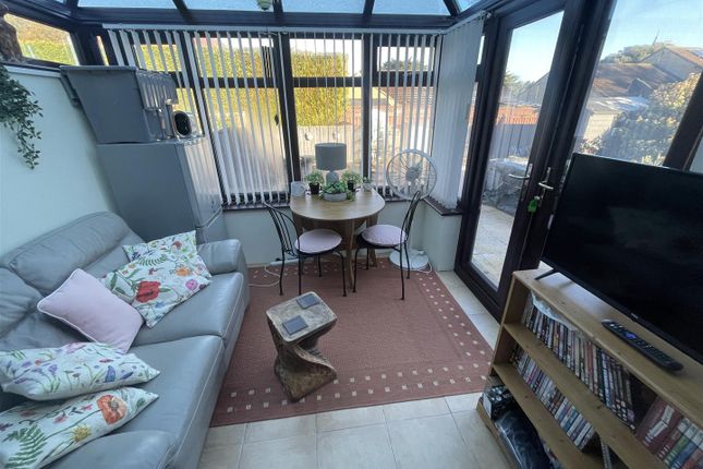 47, Orchard Rise, Crewkerne photo 3