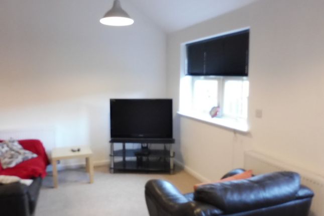 45, Dovecote, Wombwell photo 4