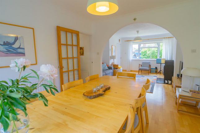 3, St. Marys Way, Usk photo 4