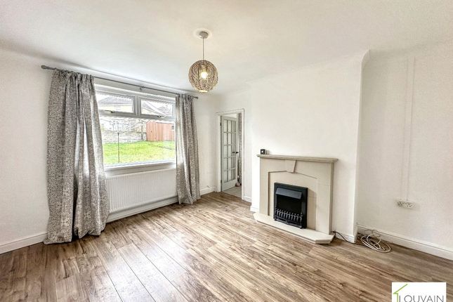 50 Tynewydd, Tredegar photo 3