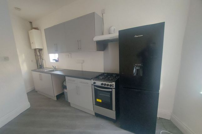 3 Cranbrook Street, Bradford photo 5