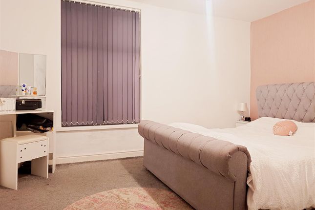 27, Tower Street, Hyde photo 2
