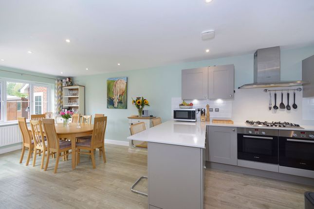 5 Exmoor Drive, Cranleigh photo 4