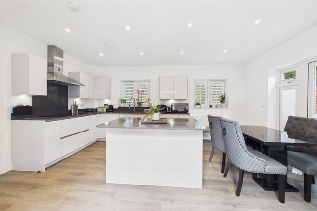 22, Brambling Grove, Wokingham photo 4