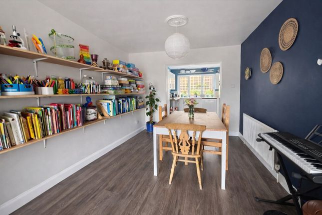 32, Fairstone Close, Hastings photo 4