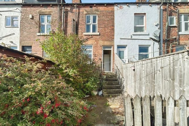 13, Stonefall Avenue, Harrogate photo 4
