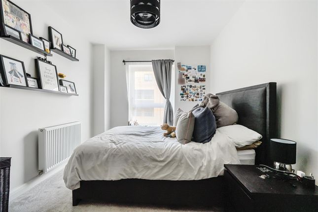 Flat for sale in London Road, Wallington