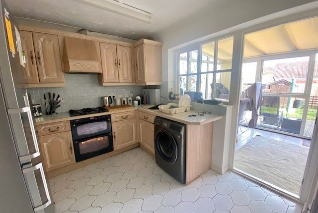 28, Betts Close, Godmanchester photo 3