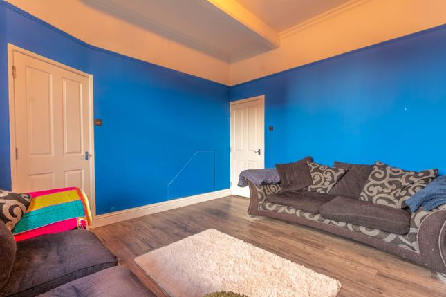 38, Mill Street, Bradford photo 4