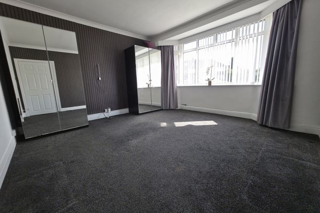 27, Hendy Close, Swansea photo 4