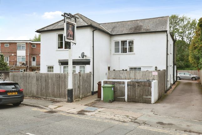 2-bed flat on Flat E, 185, Waterside, Chesham, £220,000